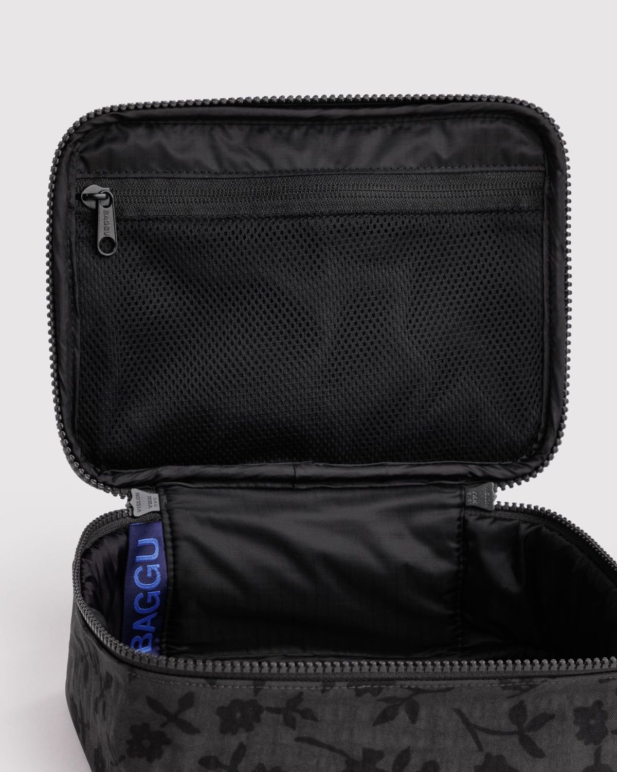 SMALL COSMETIC CASE - US 3593