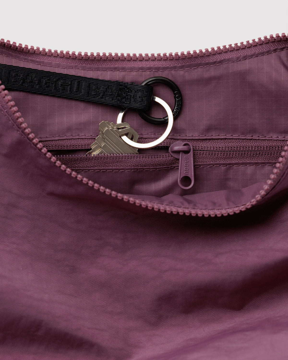 MEDIUM NYLON CRESCENT BAG - US 3427