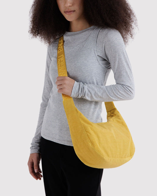 MEDIUM NYLON CRESCENT BAG - US 6584