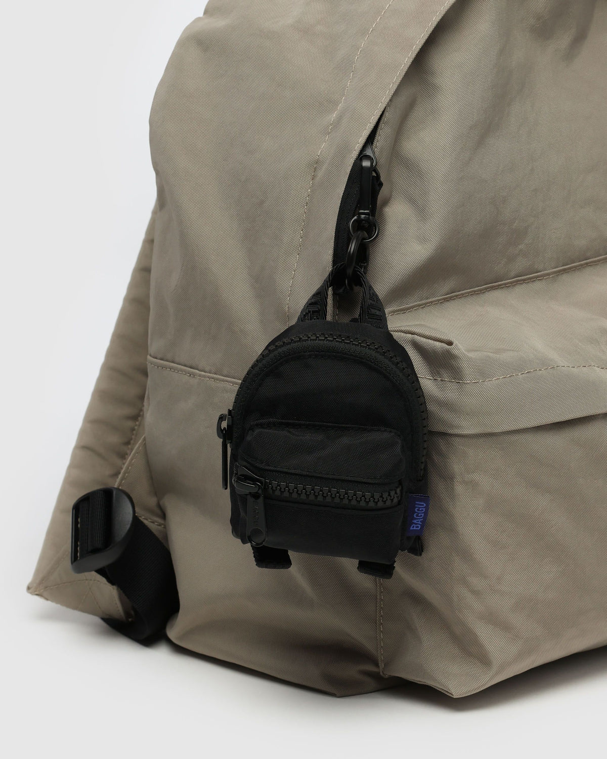 BACKPACK CHARM - US 4967