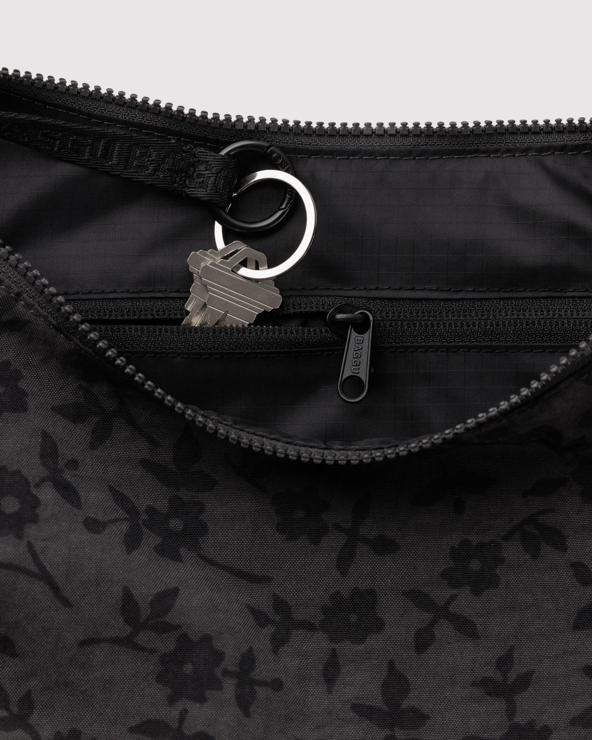 MEDIUM NYLON CRESCENT BAG - US 8732
